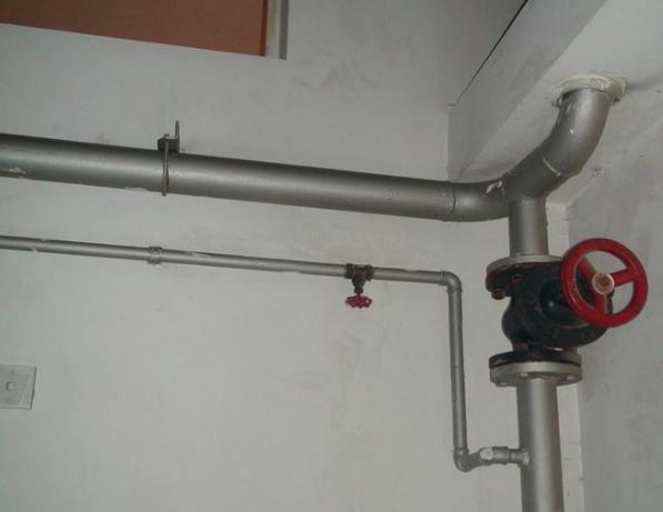 家用暖氣片施工完后如何驗(yàn)收?照著這幾點(diǎn),包你溫暖過冬